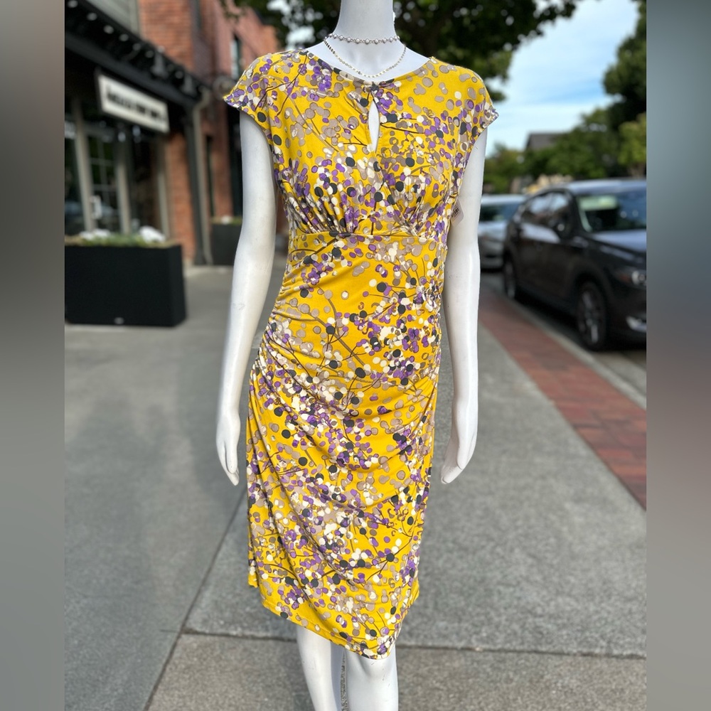 Apt. 9 yellow, purple, & white dress w/side rouching size M in great condition